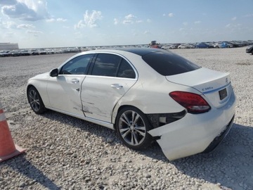 Mercedes Klasa C W205 2016 Mercedes-Benz Klasa C Mercedes-Benz C 350 e, od ubezpieczalni 2.0 Hybryda, zdjęcie 3