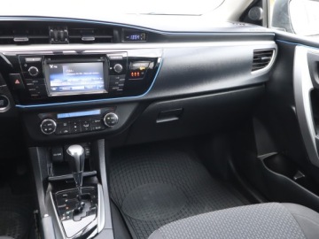 Toyota Corolla X Sedan Facelifting 1.6 Valvematic 132KM 2014 Toyota Corolla 1.6 Valvematic, Salon Polska, GAZ, zdjęcie 7