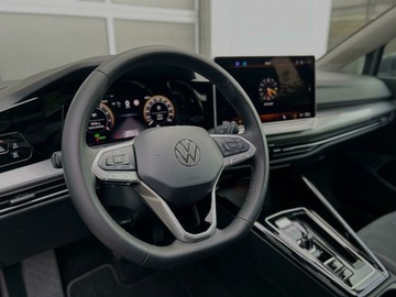 Volkswagen Golf VIII Variant 1.5 eTSI 150KM 2024 Volkswagen Golf 1.5 Benzyna 150KM, zdjęcie 11