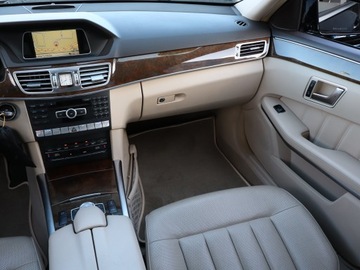Mercedes Klasa E W212 Limuzyna Facelifting 250 CDI 204KM 2015 Mercedes E E 250 BlueTEC 4MATIC, Salon Polska, zdjęcie 7
