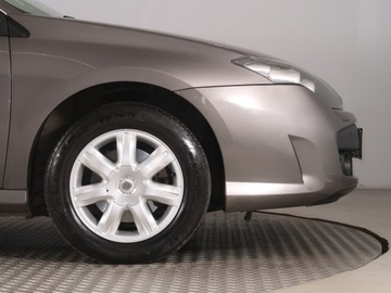 Renault Laguna III Hatchback 2.0 dCi 150KM 2010 Renault Laguna 2.0 dCi, Navi, Klima, Klimatronic, zdjęcie 14