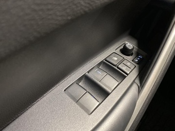 Toyota Corolla Cross 2.0 Hybrid Dynamic Force 197KM 2023 Toyota Corolla Cross 2.0 Hybrid Executive Toyota C, zdjęcie 13