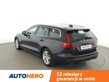 Volvo V60 I Kombi Facelifting 2.0 D4 DRIVE-E 190KM 2018 Volvo V60 2.0 D4 Automat Momentum Nawigacja, zdjęcie 3