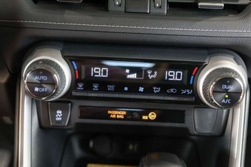 Toyota RAV4 V SUV 2.5 Hybrid Dynamic Force 222KM 2019 Toyota RAV4 2.5 Hybrid Comfort 4x4 Style HAK 2.5 Hybryda 222KM, zdjęcie 17