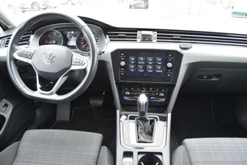 Volkswagen Passat B8 Variant Facelifting 2.0 TDI SCR 200KM 2022 Volkswagen Passat 2.0 TDi 200KM DSG7 Business SalonPL ASO NaviKameraTravel, zdjęcie 9