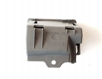 ПОДСТАКАННИК ПРАВЫЙ DRINK IVECO DAILY 2006-