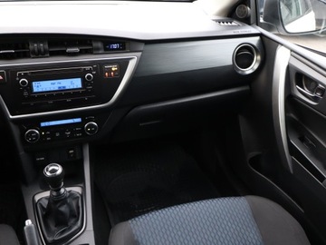 Toyota Auris II Touring Sports Facelifting 1.6 Valvematic 132KM 2015 Toyota Auris 1.6 Valvematic, Salon Polska, zdjęcie 7