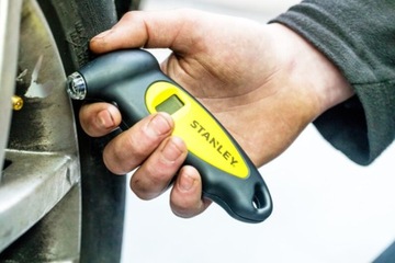 Cyfrowy miernik ciśnienia w oponach STANLEY