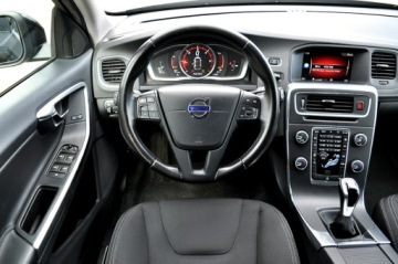 Volvo V60 I Kombi Facelifting 2.0 D2 DRIVE-E 120KM 2018 Volvo V60 2.0 D2 120KM Navi Led Climatronic Pdc, zdjęcie 5