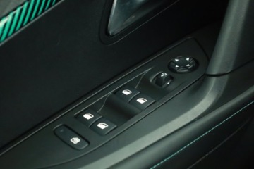 Peugeot 2008 II SUV 1.2 PureTech 130KM 2023 Peugeot 2008 1.2 PureTech, Salon Polska, zdjęcie 16