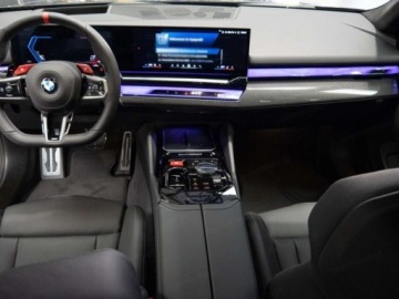 BMW Seria 5 G90-91 M Sedan 4.4 V8 727KM 2025 BMW Seria 5 M5 Sedan 4.4 (727KM) 2025, zdjęcie 10