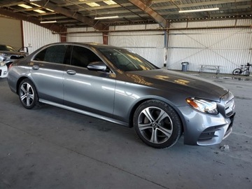 Mercedes Klasa E W213 2020 Mercedes-Benz Klasa E 350 2020 2.0l 2.0 Benzyna 255KM, zdjęcie 4