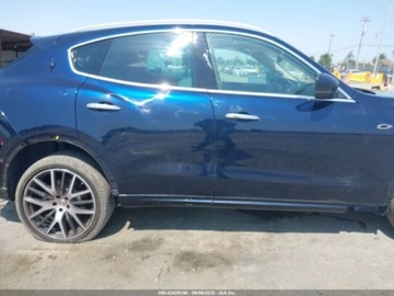 Maserati Levante 2022 Maserati Levante Modena 2022 3.0l 3.0 Benzyna 424KM, zdjęcie 6