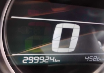 Citroen C4 II Hatchback 5d Facelifting 1.6 HDi 92KM 2015 Citroen C4 2015r, 1.6 HDI. Lekko uszkodzony lewy przod. Jezdzi. 1.6 92KM, zdjęcie 11