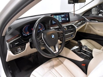 BMW Seria 5 G30-G31 Limuzyna Facelifting 2.0 520i 184KM 2021 BMW 520 AdaptiveLED/ Harman/ Aktywny Tempomat/ Dos, zdjęcie 8