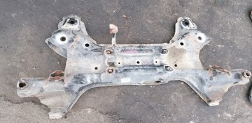 KIA VENGA 11R NÁPRAVNICE KOLÉBKA LAVICE NOSNÍK