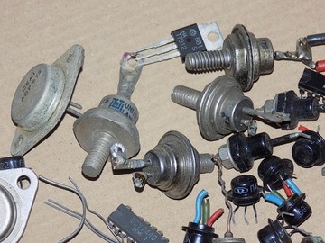 ТИРИСТОРЫ - ТРАНЗИСТОРЫ - ДИОДЫ - ИМС - КОМПЛЕКТ. 77 шт.