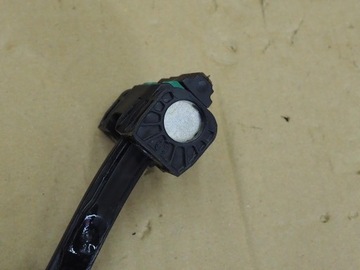 ОГРАНИЧИТЕЛЬ ПЕРЕДНЕЙ ДВЕРИ VW PASSAT B8 3G0837249B