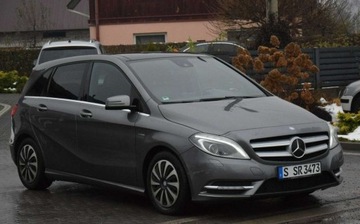 Mercedes Klasa B W246 Sports Tourer 200 BlueEFFICIENCY 156KM 2011 Mercedes-Benz Klasa B 1.6B Navi Panorama Dach PDC Led Nowy Rozrzad Sprowad