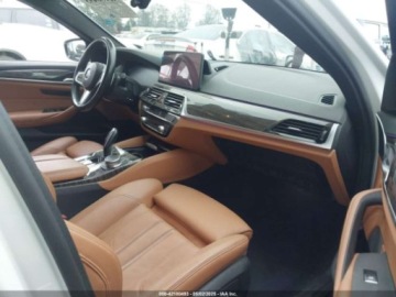 BMW Seria 5 G30-G31 2021 BMW Seria 5 540i 2021 3.0l 3.0 Benzyna 335KM, zdjęcie 9