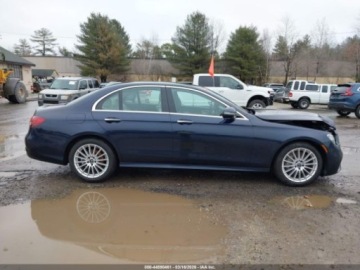 Mercedes Klasa E W214 2023 Mercedes-Benz Klasa E 2023 r., E350 4 MATIC 2.0 Benzyna 255KM, zdjęcie 13