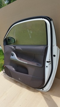 TOYOTA IQ DVEŘE PŘEDNÍ PRAVÉ 08- KÓD 070