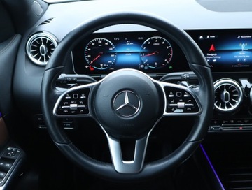 Mercedes GLA II Off-roader 1.3 200 163KM 2020 Mercedes GLA GLA 200, Salon Polska, Serwis ASO, zdjęcie 19