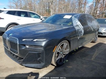 BMW Seria 7 G70 2023 BMW Seria 7 740 I 2023 3.0l 3.0 Benzyna 375KM, zdjęcie 1