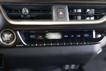 Lexus UX 2023 Lexus UX 200 GPF Pure 2WD 2.0 Benzyna 171KM, zdjęcie 30