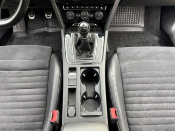 Volkswagen Passat B8 Variant 1.4 TSI BlueMotion Technology ACT 150KM 2017 Volkswagen Passat Variant Highline Full LED, zdjęcie 24