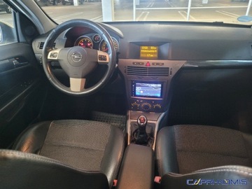 Opel Astra H Hatchback 5d 2.0 turbo ECOTEC 200KM 2004 Opel Astra 2.0Turbo Cosmo Bezwypadkowa 2.0 Benzyna 200KM, zdjęcie 10