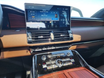 Lincoln Navigator III 2024 Lincoln Navigator Reserve 2024 3.5 Benzyna 440KM, zdjęcie 12