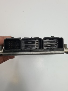 VELSATIS 2.2 JEDNOTKA MOTORU 8200309318