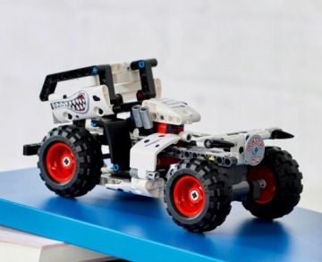 КИРПИЧИ LEGO TECHNIC MONSTER JAM