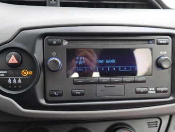 Toyota Yaris III Hatchback 5d Facelifting 2017 1.0 VVT-i 72KM 2019 Toyota Yaris 1.0 VVT-i, Salon Polska, Klima, zdjęcie 11