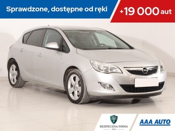 Opel Astra J Hatchback 5d 1.7 CDTI ECOTEC 110KM 2012 Opel Astra 1.7 CDTI, Salon Polska, Serwis ASO