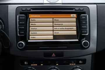 Volkswagen Passat B7 Variant 2.0 TDI CR DPF BlueMotion 140KM 2013 VW Passat 2.0 TDI, DSG, Navi, Xenon, Bi-Xenon, zdjęcie 19