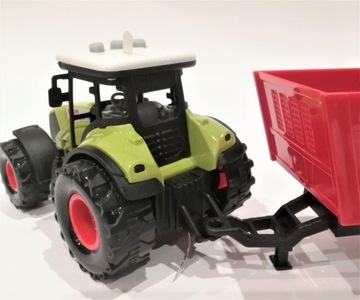 Большой тракторный комбайн для фермера-фермера