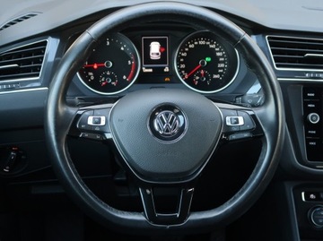 Volkswagen Tiguan Allspace SUV 2.0 TDI 190KM 2017 VW Tiguan Allspace 2.0 TDI, Salon Polska, zdjęcie 15