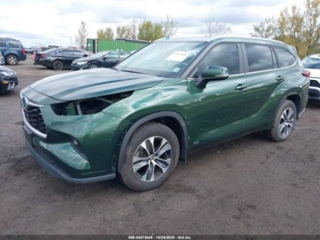 Toyota Highlander III 2023 Toyota Highlander 2023 TOYOTA HIGHLANDER HYBRID XLE 2.5 Hybryda 186KM, zdjęcie 2