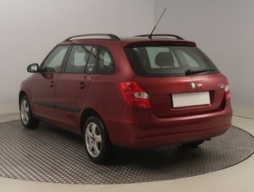 Skoda Fabia II Kombi 1.6 i 16V 105KM 2008 Skoda Fabia 1.6 16V, Klima, Parktronic,ALU, zdjęcie 3