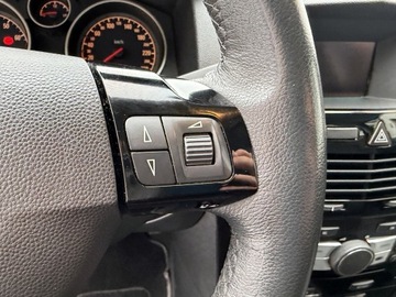 Opel Astra H Hatchback 5d 1.4 TWINPORT ecoFLEX 90KM 2009 Opel Astra TYLKO 141tyśkm! 1WŁ 2009r LIFT Max Opcja COSMO Skóry 1.4 IDEAŁ, zdjęcie 13