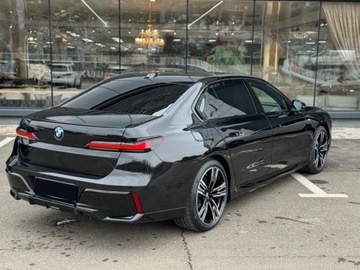 BMW Seria 7 G70 Sedan 3.0 40d 299KM 2025 BMW Seria 7 740d xDrive Sport Sedan 3.0 (299KM) 2025, zdjęcie 2