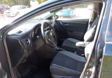 Toyota Auris II 2016 Toyota Auris Okazja 1.8 Hybryda 100KM, zdjęcie 14