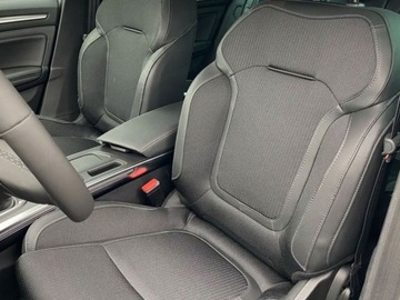 Renault Megane IV GrandCoupe Facelifting 1.3 TCe 140KM 2025 Od ręki - Techno EDC 1.3 TCe 140KM / Pakiet Techno, zdjęcie 4