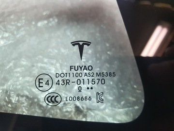 ОКНО КУЗОВА ПРАВОЕ ЗАДНЕЕ TESLA МОДЕЛЬ 3
