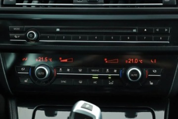BMW Seria 5 F10-F11 Touring Facelifting 520i 184KM 2015 BMW 5 520i, Salon Polska, Automat, Skóra, Xenon, zdjęcie 12