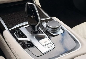 BMW Seria 7 G11-G12 Sedan Facelifting 4.4 750i 530KM 2021 BMW Seria 7 I wlasciciel M Sport Salon PL Laser Bezwypadkowy FVAT23, zdjęcie 23