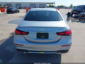 Mercedes Klasa E W213 2022 Mercedes-Benz Klasa E 350 4Matic 2022 2.0l 2.0 Benzyna 255KM, zdjęcie 4