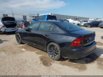 Volvo S60 III 2023 Volvo S60 B5 PLUS BLACK EDITION, 2023r., 4x4, 2.0L 2.0 Hybryda 247KM, zdjęcie 2